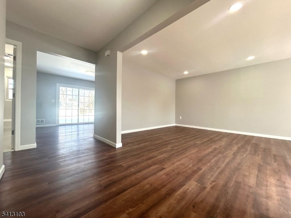 Image 8 of property listing at 4 Dorothea Ter, Lawrence Twp., NJ 08648