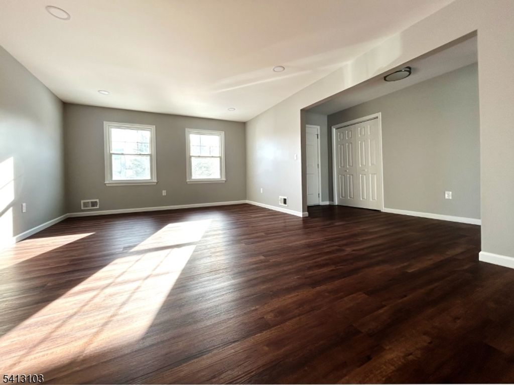 Image 9 of property listing at 4 Dorothea Ter, Lawrence Twp., NJ 08648