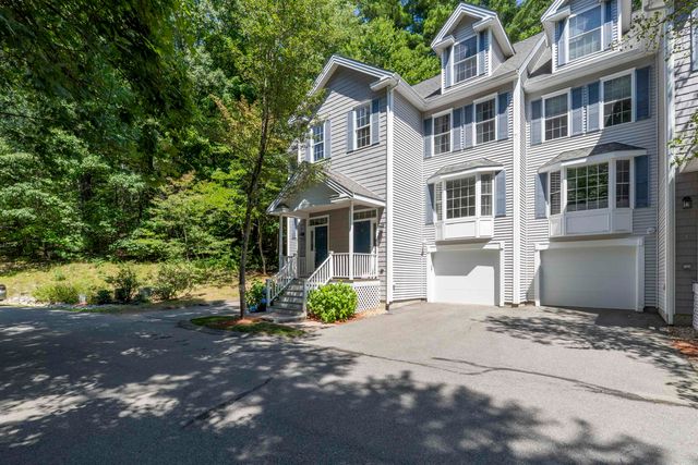 38 Georgetowne Drive, Nashua, NH 03062