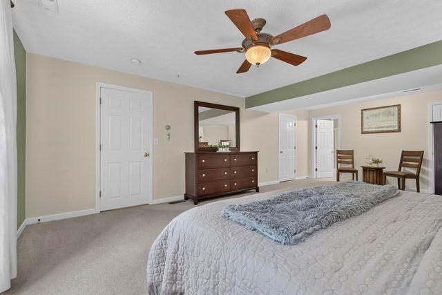 38 Georgetowne Drive, Nashua, NH 03062