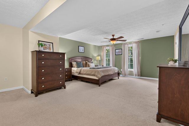 38 Georgetowne Drive, Nashua, NH 03062
