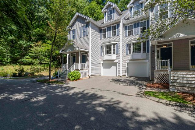 38 Georgetowne Drive, Nashua, NH 03062