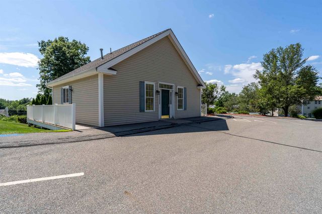 38 Georgetowne Drive, Nashua, NH 03062