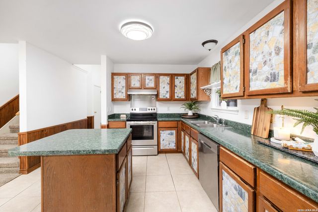 8663 Silent Oaks, San Antonio, TX 78250