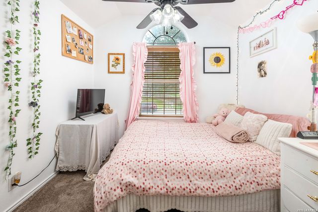 8663 Silent Oaks, San Antonio, TX 78250