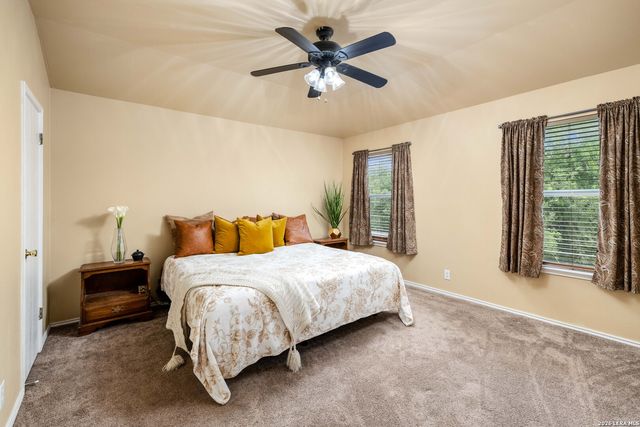 8663 Silent Oaks, San Antonio, TX 78250