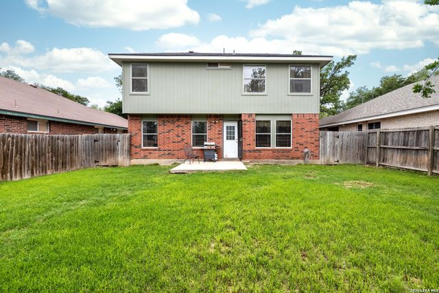 8663 Silent Oaks, San Antonio, TX 78250