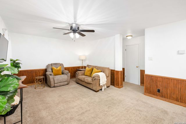 8663 Silent Oaks, San Antonio, TX 78250