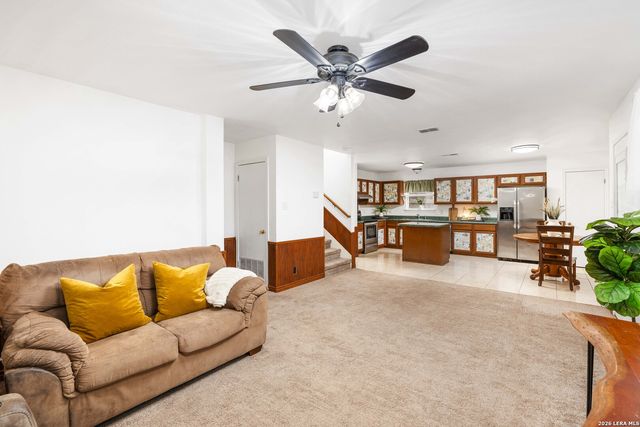 8663 Silent Oaks, San Antonio, TX 78250