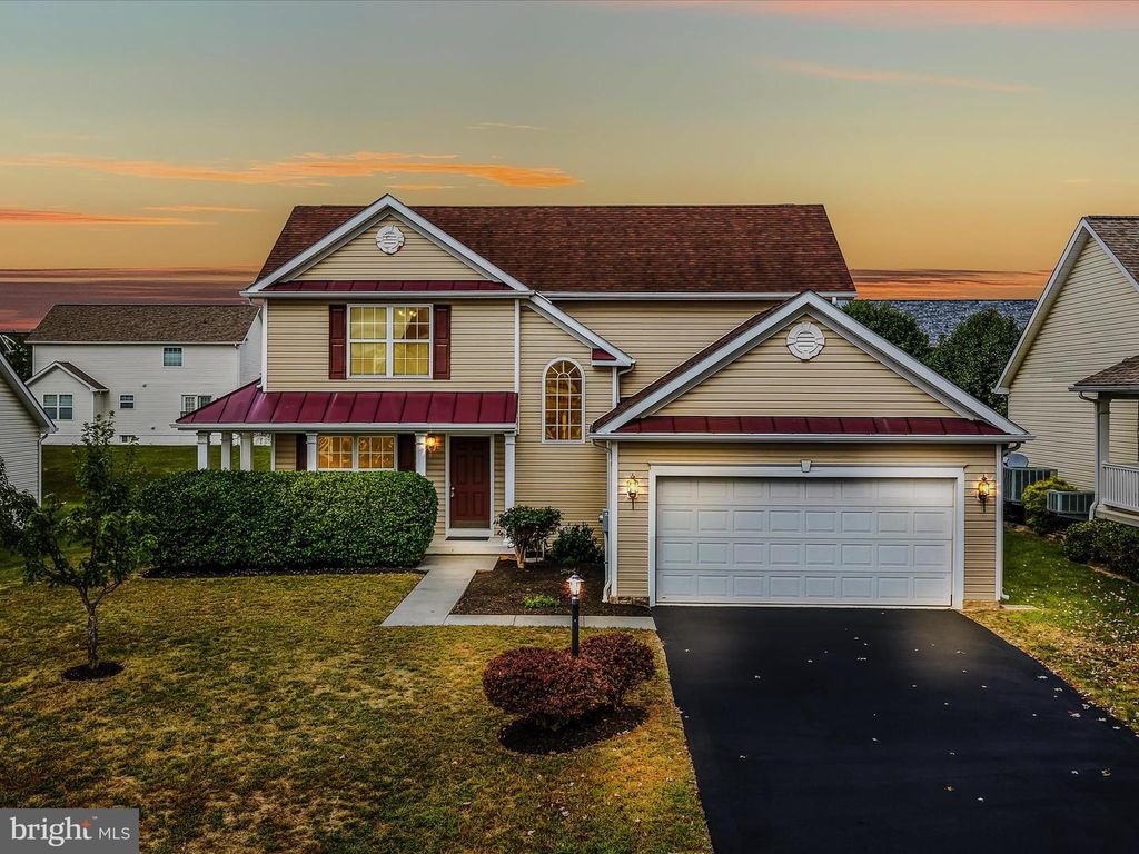 78 DIAMANTE DR, Inwood, WV 25428