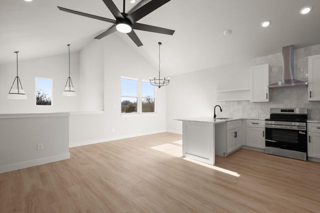 306 S Avenue P Ave A, Marble Falls, TX 78654