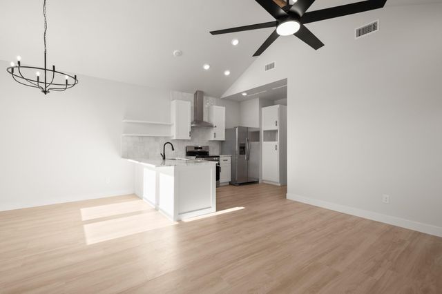 306 S Avenue P Ave A, Marble Falls, TX 78654