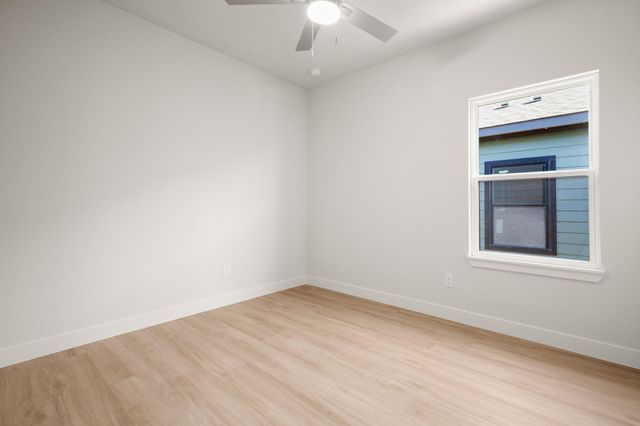 306 S Avenue P Ave A, Marble Falls, TX 78654