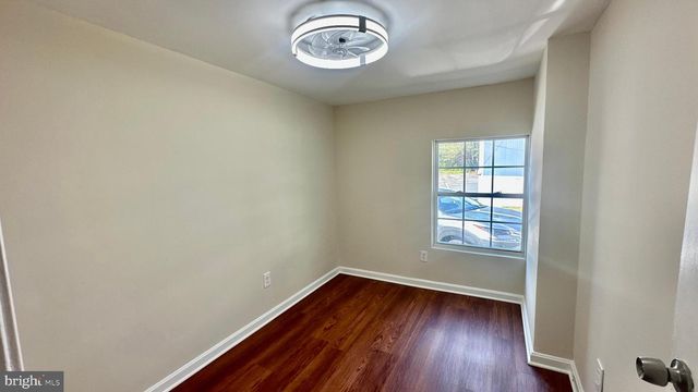 11209 MOBILE DR, Fairfax, VA 22030