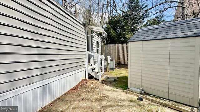 11209 MOBILE DR, Fairfax, VA 22030
