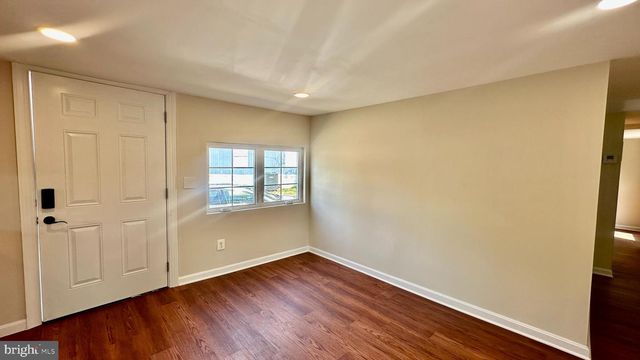 11209 MOBILE DR, Fairfax, VA 22030