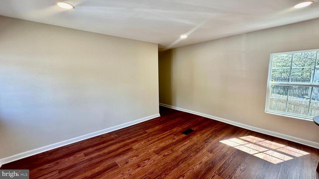 11209 MOBILE DR, Fairfax, VA 22030