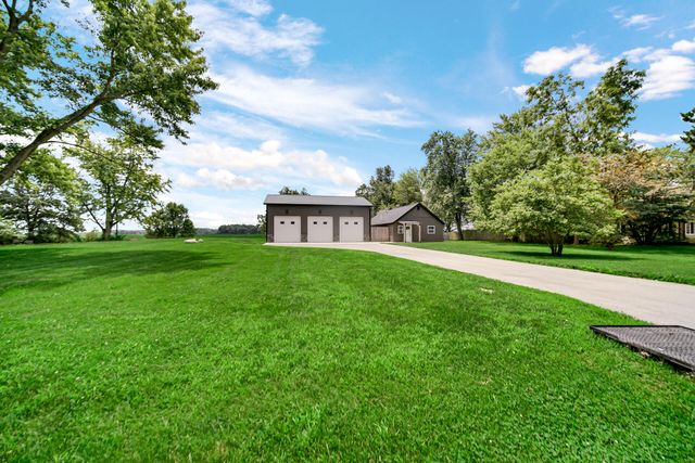 674 W 1000 S, Hebron, IN 46341