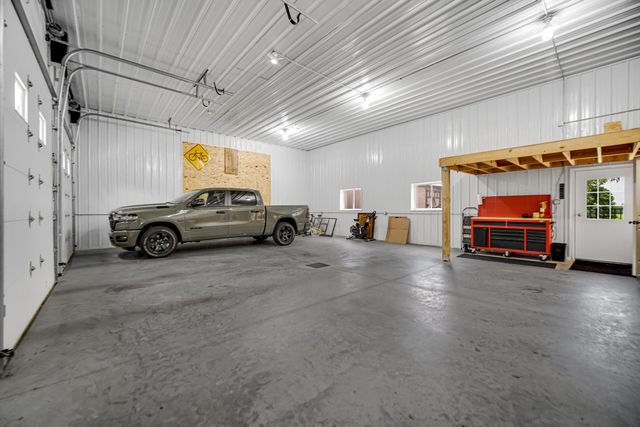 674 W 1000 S, Hebron, IN 46341