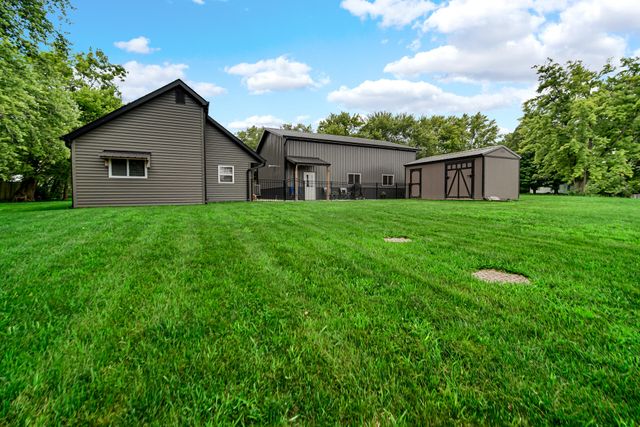 674 W 1000 S, Hebron, IN 46341