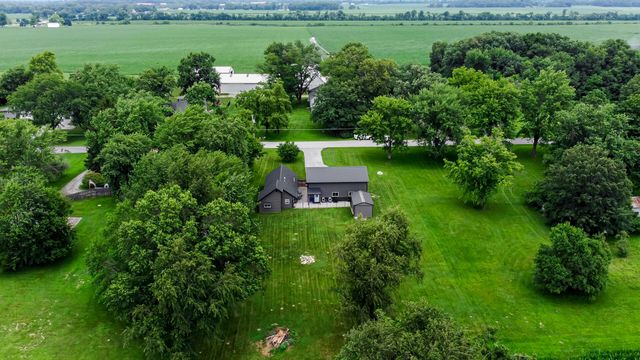 674 W 1000 S, Hebron, IN 46341