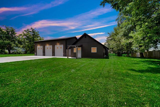 674 W 1000 S, Hebron, IN 46341