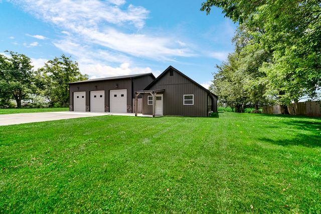 674 W 1000 S, Hebron, IN 46341