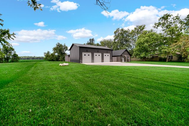 674 W 1000 S, Hebron, IN 46341