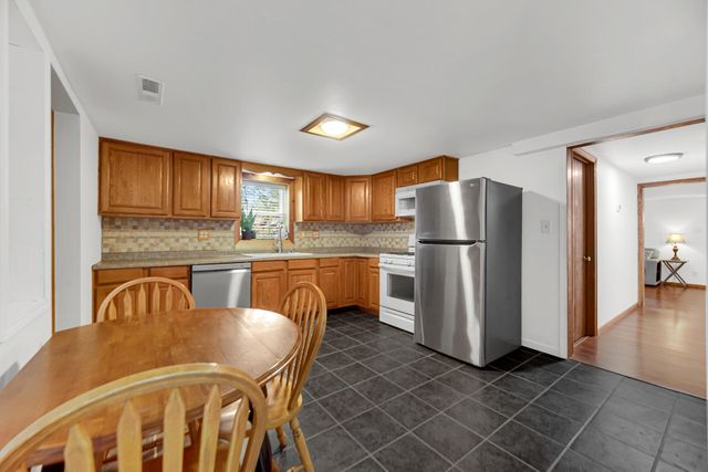 674 W 1000 S, Hebron, IN 46341