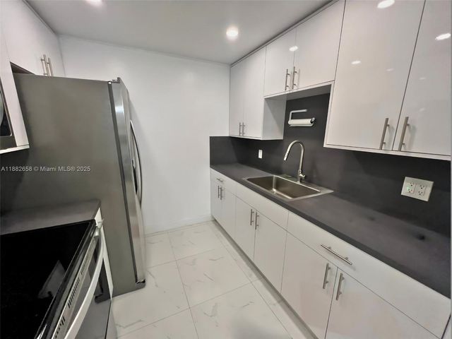 200 SW 132nd Way 203L, Pembroke Pines, FL 33027