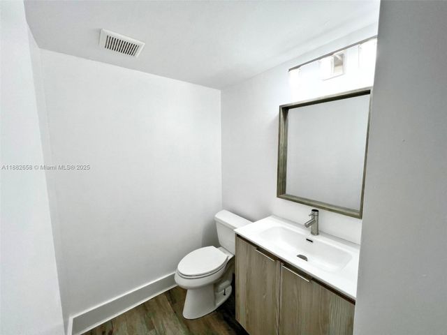 200 SW 132nd Way 203L, Pembroke Pines, FL 33027