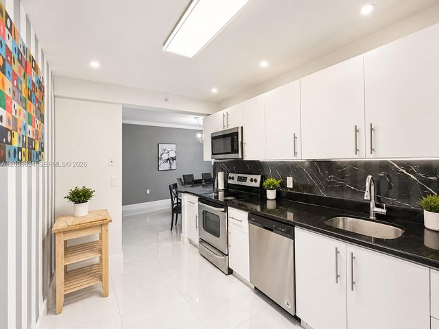 401 69th St 304, Miami Beach, FL 33141