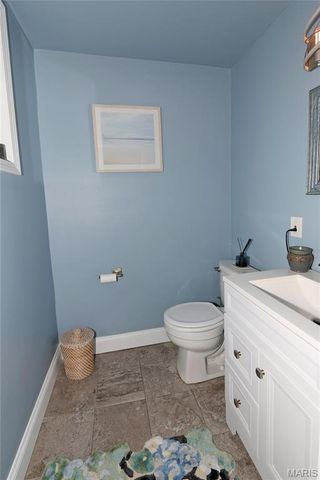 6772 Bartmer Avenue, University City, MO 63130