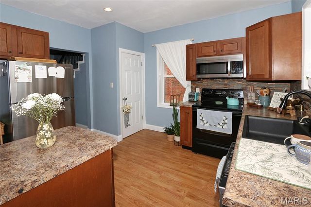 6772 Bartmer Avenue, University City, MO 63130