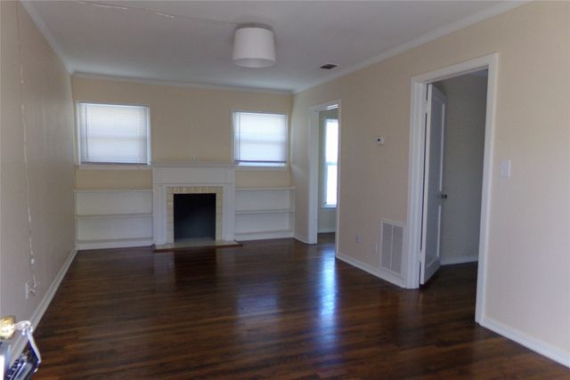 2007 Tremont Avenue C, Fort Worth, TX 76107