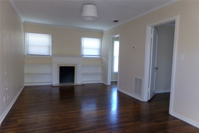 2007 Tremont Avenue C, Fort Worth, TX 76107