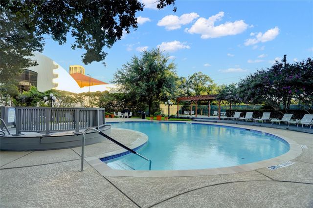 1400 Hermann Drive 15D, Houston, TX 77004