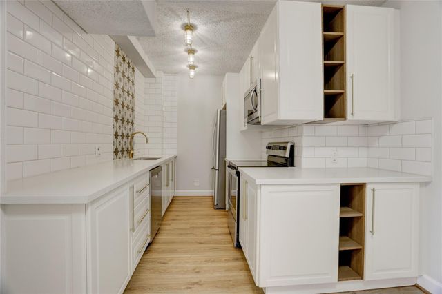 1400 Hermann Drive 15D, Houston, TX 77004