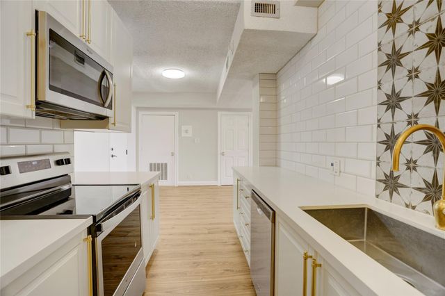 1400 Hermann Drive 15D, Houston, TX 77004