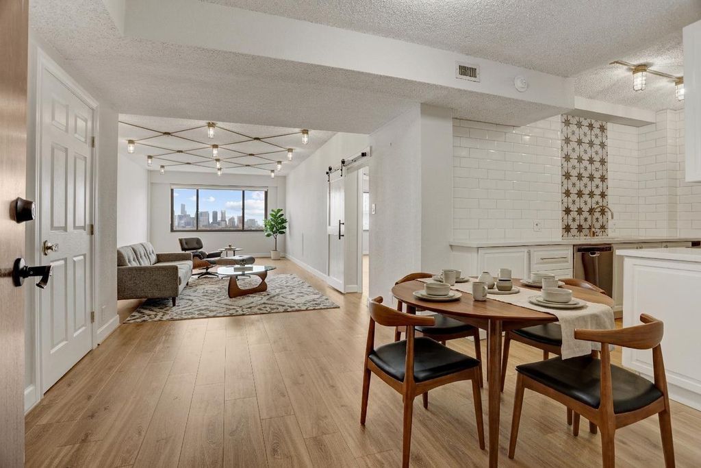 1400 Hermann Drive 15D, Houston, TX 77004