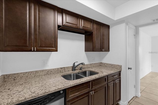 5214 KEMPSTON DRIVE, Orlando, FL 32812