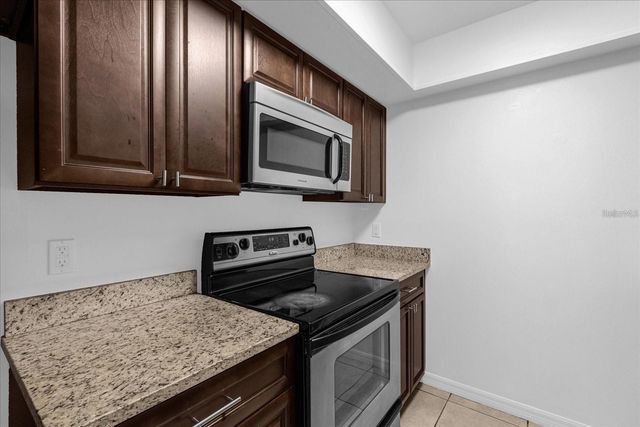 5214 KEMPSTON DRIVE, Orlando, FL 32812
