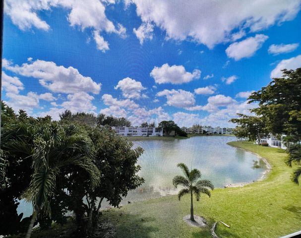 314 Wellington D, West Palm Beach, FL 33417