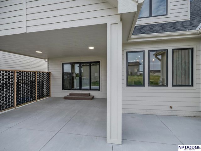 3301 S 212 Street, Omaha, NE 68022
