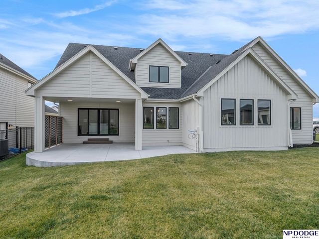 3301 S 212 Street, Omaha, NE 68022