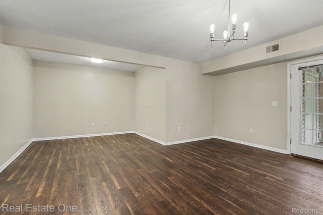 2271 S Main Street, Ann Arbor, MI 48103
