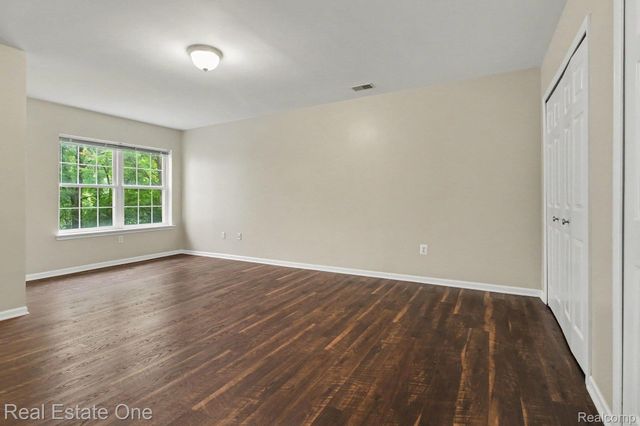 2271 S Main Street, Ann Arbor, MI 48103