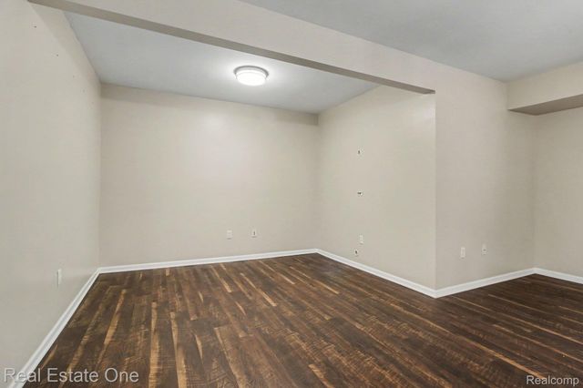 2271 S Main Street, Ann Arbor, MI 48103