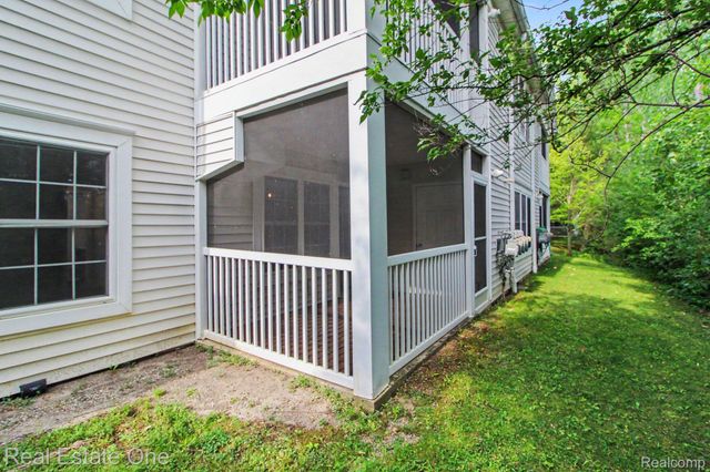 2271 S Main Street, Ann Arbor, MI 48103