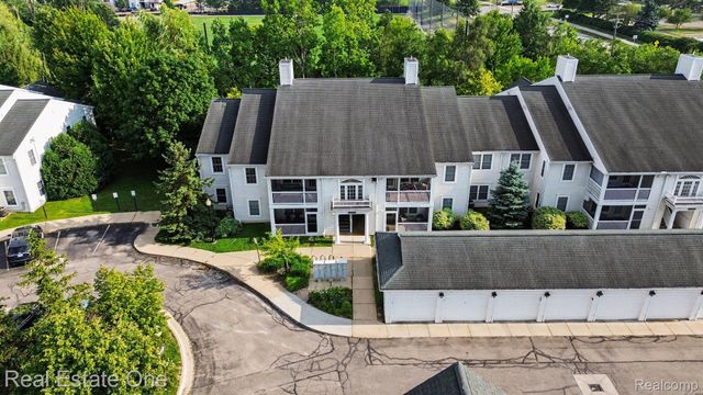 2271 S Main Street, Ann Arbor, MI 48103